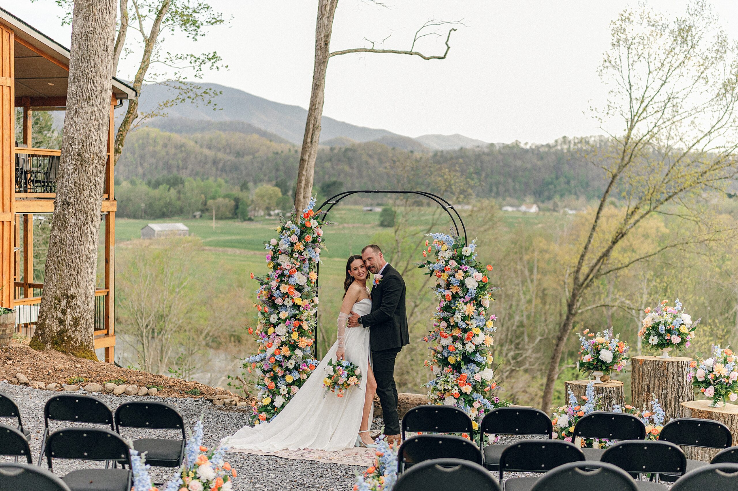 elopement at tailwaters lodge bristol tennessee wedding venue