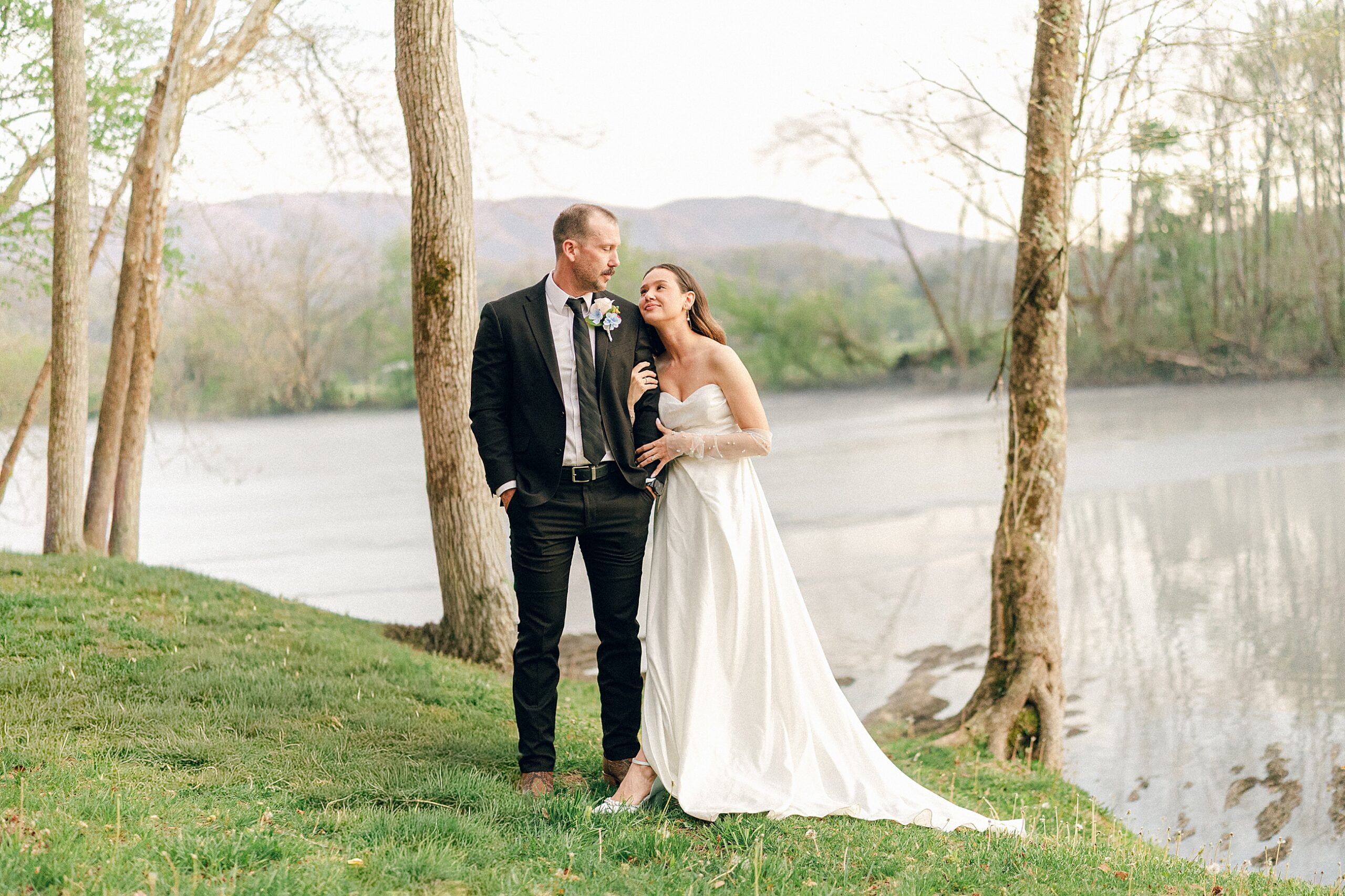 elopement at tailwaters lodge bristol tennessee